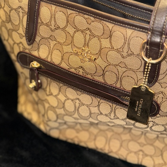 COACH Taylor Tote Bag in Signature Khaki Brown 100% authentic! - Picture 10 of 15